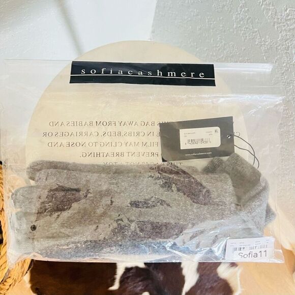 SOFIA CASHMERE Screen Compatible Tech Knit Cashmere Gloves, Gray, LUXURIOUS, NWT - Picture 10 of 10